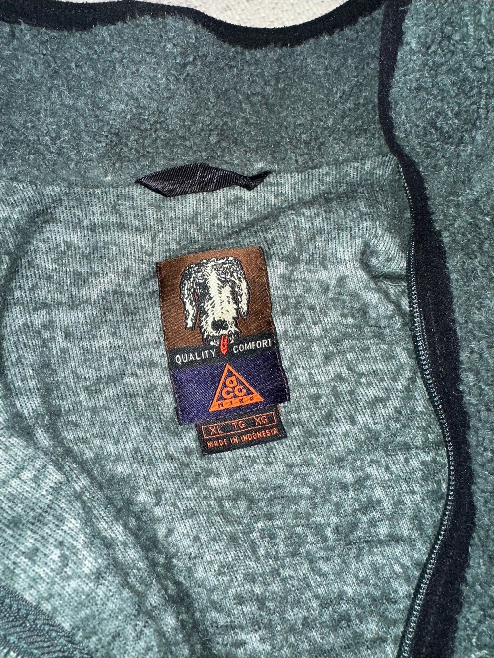 1990s Nike ACG Man’s Best Friend Zip Pullover - Picture 2 of 2